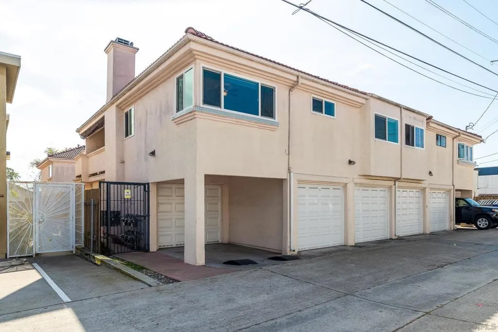 1548 Thomas Ave 6, San Diego, California 92109 home-pic-34