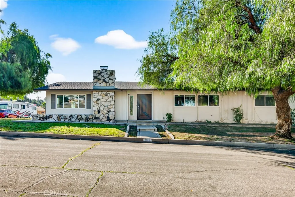 1105 E 42nd, San Bernardino, California 92404 home-pic-3