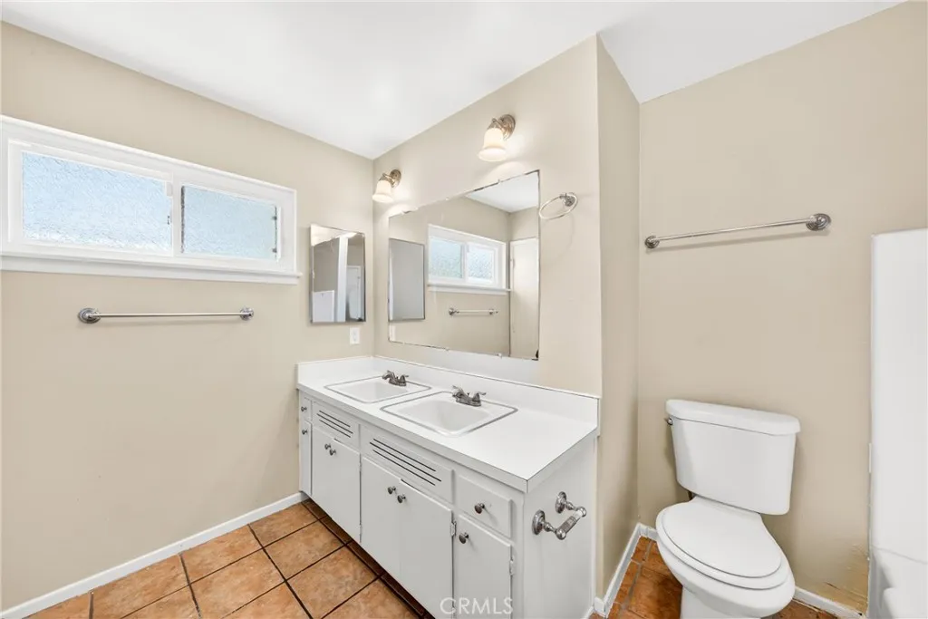 1105 E 42nd, San Bernardino, California 92404 home-pic-15