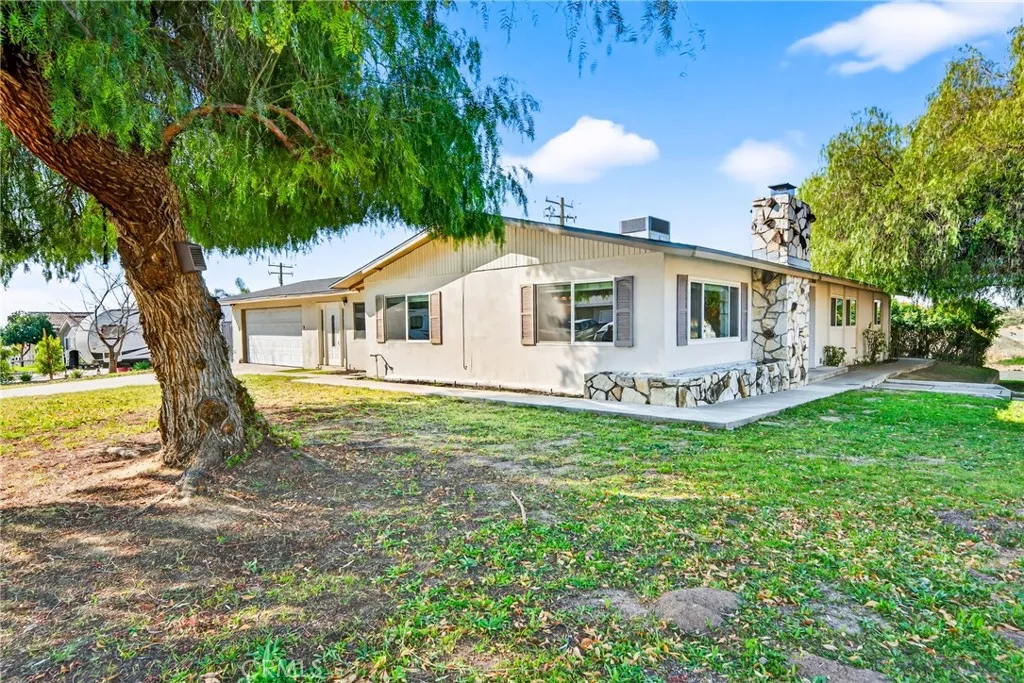 1105 E 42nd, San Bernardino, California 92404 home-pic-4