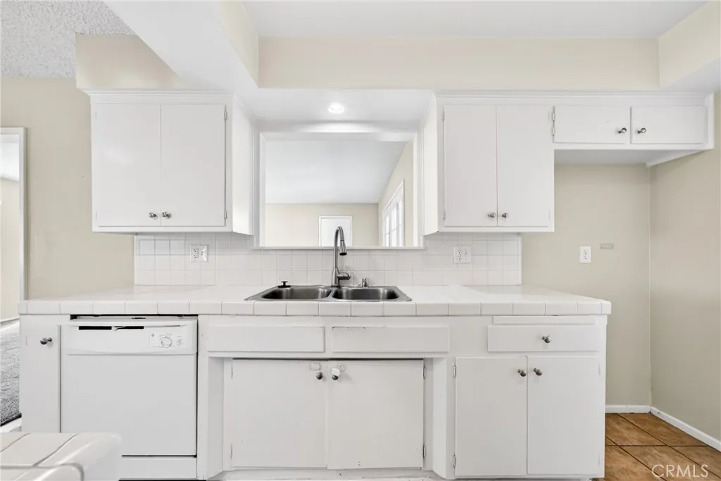 1105 E 42nd, San Bernardino, California 92404 home-pic-23