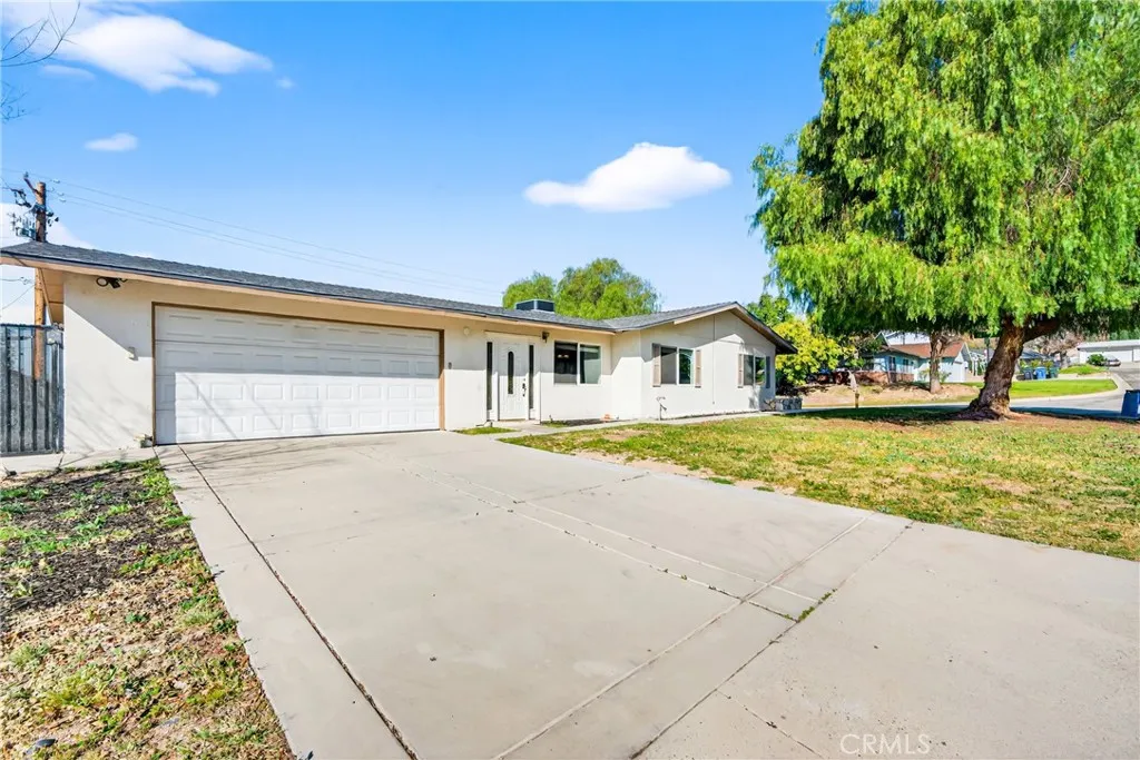 1105 E 42nd, San Bernardino, California 92404 home-pic-2