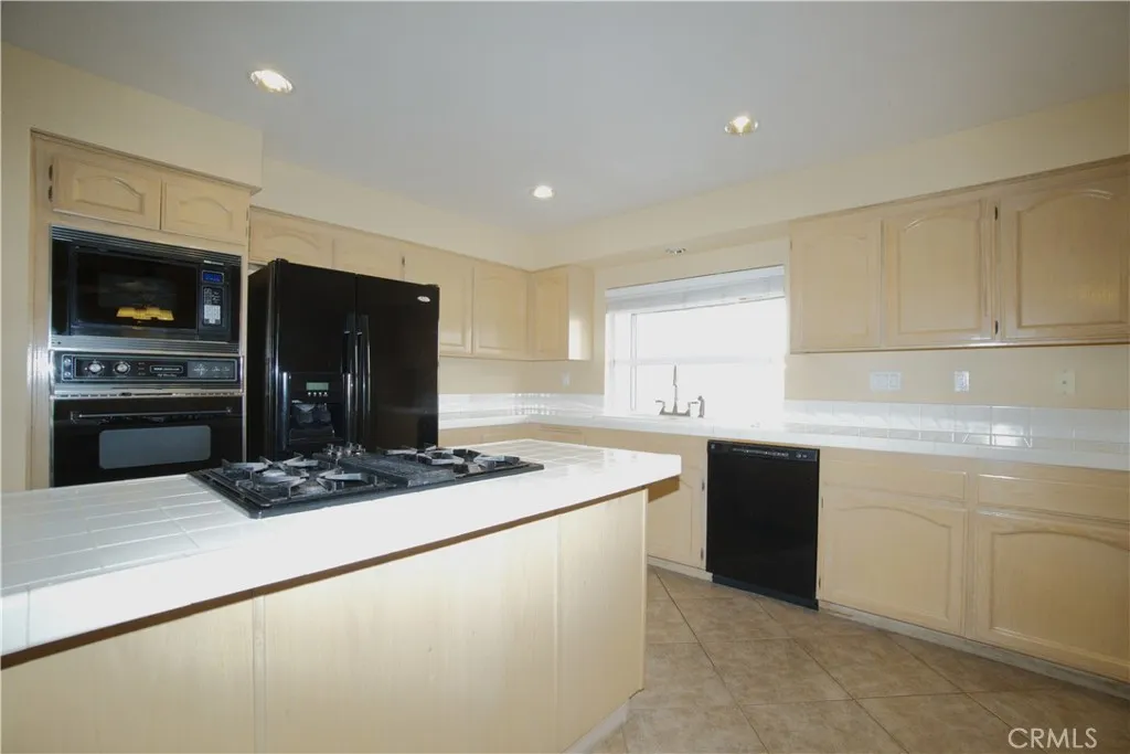 7135 Highland Spring Lane, Highland, California 92346 home-pic-34