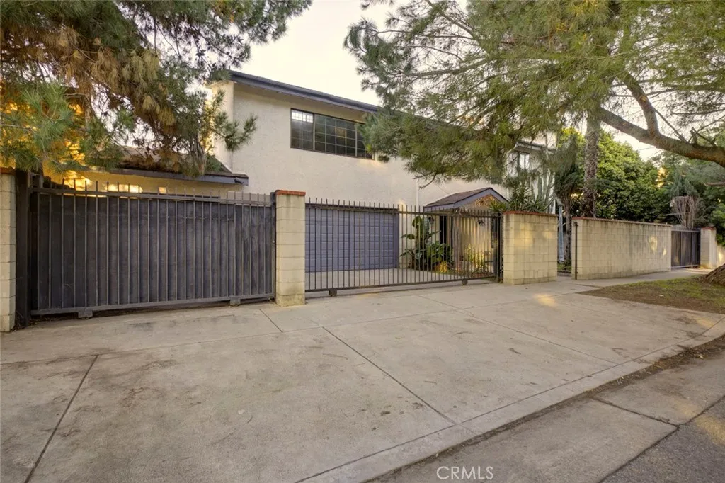 5802 Colfax Avenue, North Hollywood, California 91601 home-pic-1