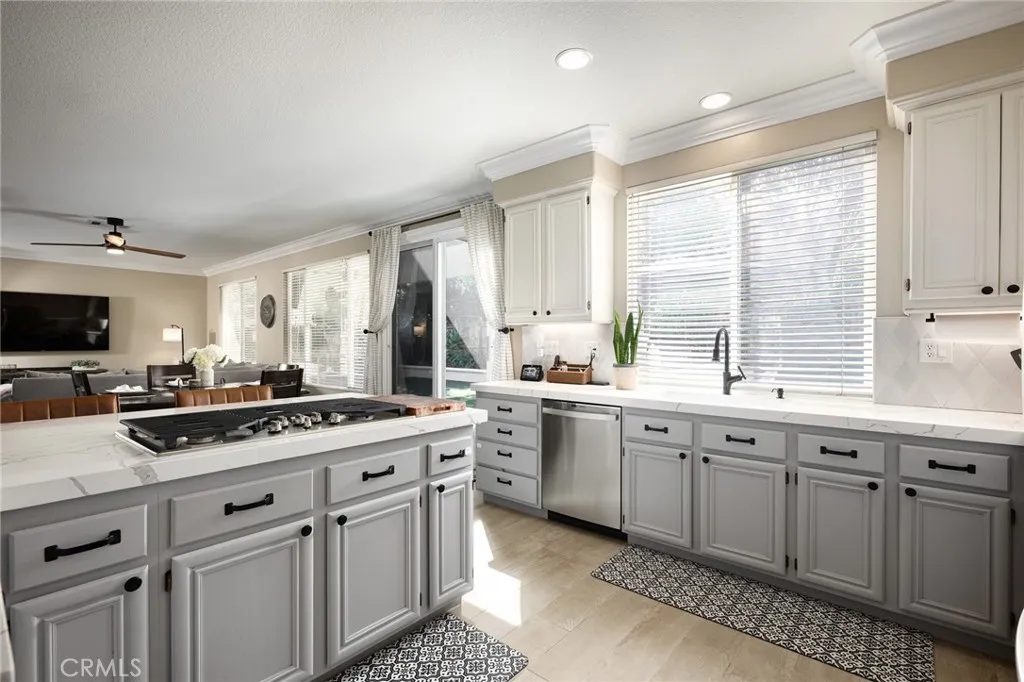 32 Berlamo, Rancho Santa Margarita, California 92688 home-pic-6