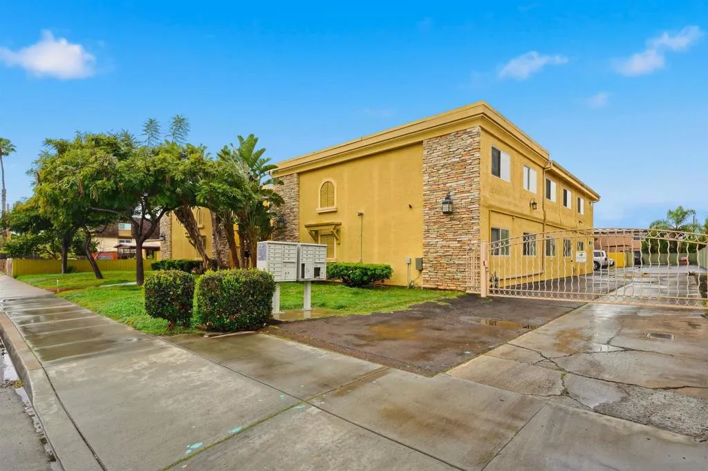 1340 Holly Ave 18, Imperial Beach, California 91932 home-pic-29