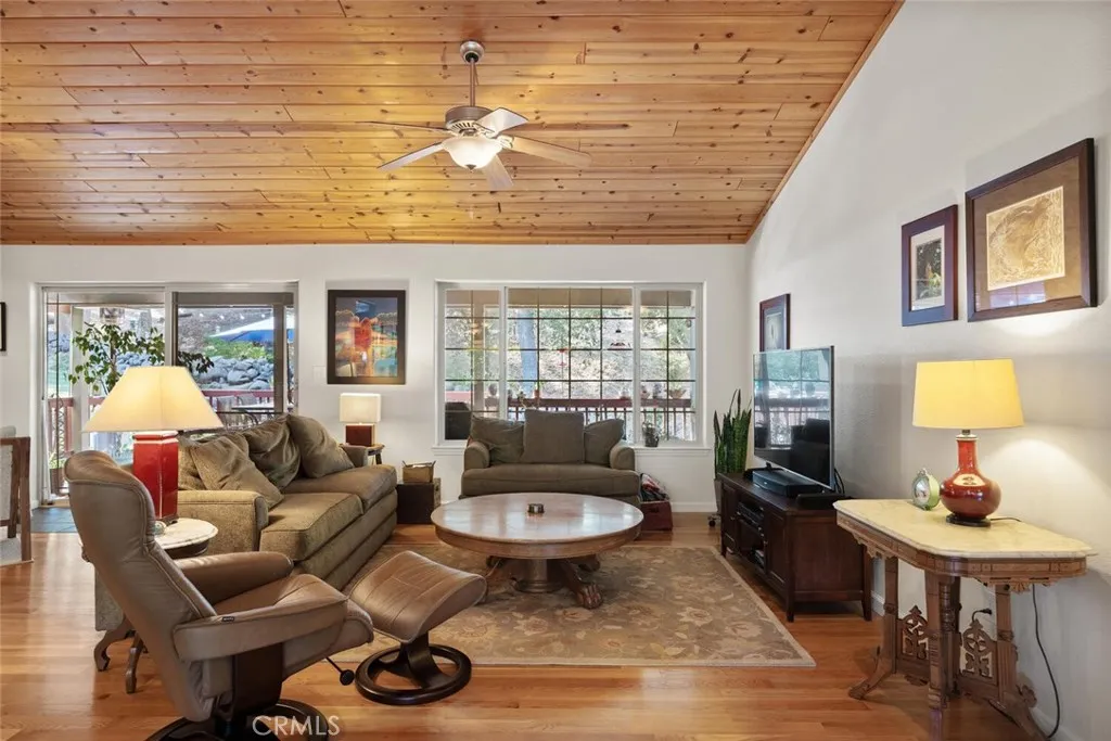 Vaulted knotty pine ceilings