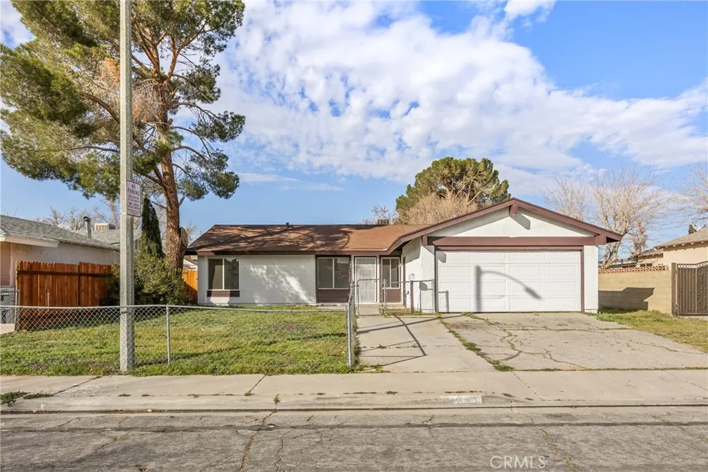 3521 W Avenue K13, Lancaster, California 93536 home-pic-1