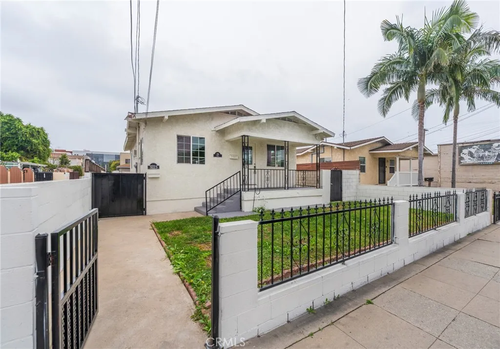 322 S Grand Avenue, San Pedro, California 90731 home-pic-1