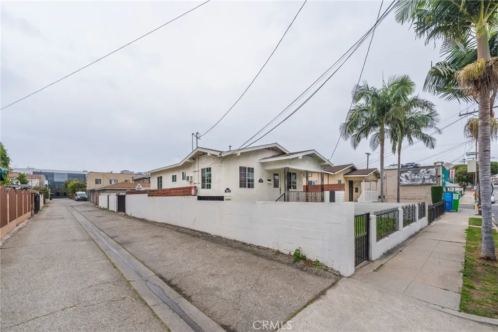 322 S Grand Avenue, San Pedro, California 90731 home-pic-16