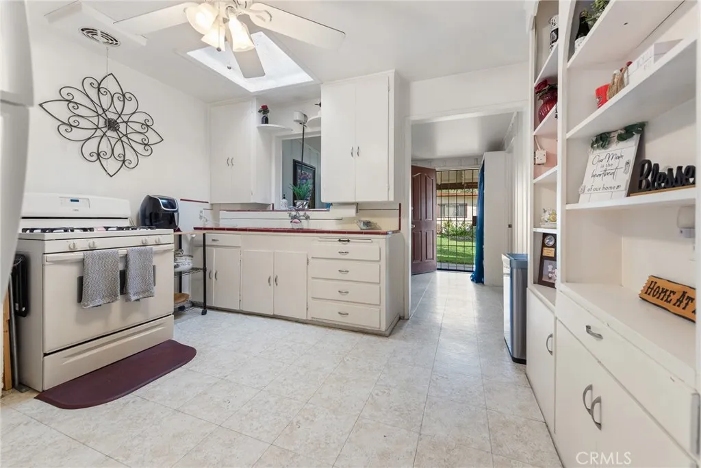 4481 13th, Riverside, California 92501 home-pic-13