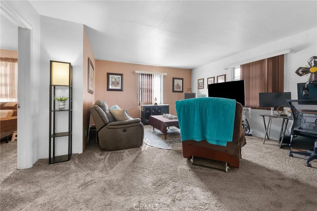 4481 13th, Riverside, California 92501 home-pic-9