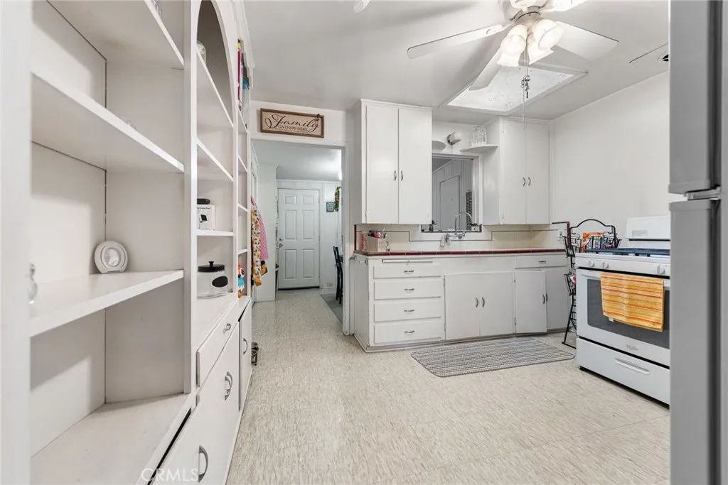4481 13th, Riverside, California 92501 home-pic-25