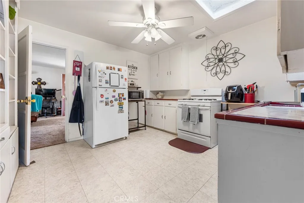 4481 13th, Riverside, California 92501 home-pic-14