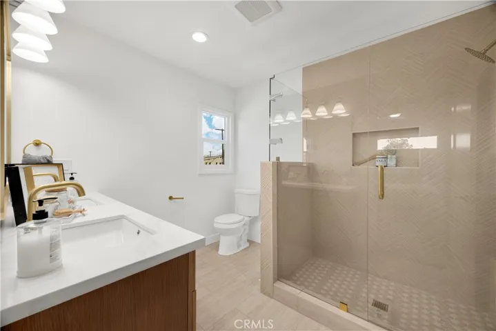 2301 9th, Los Angeles, California 90018