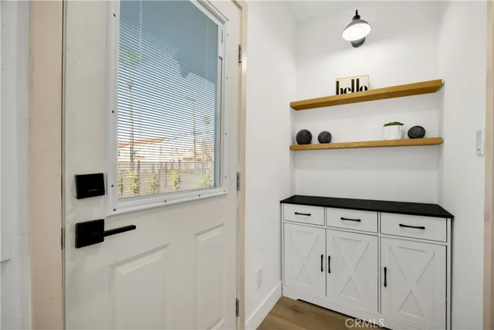 2301 9th, Los Angeles, California 90018