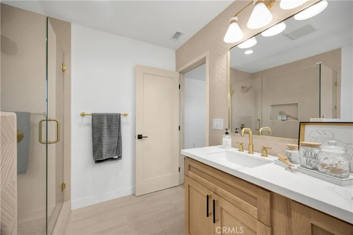 2301 9th, Los Angeles, California 90018