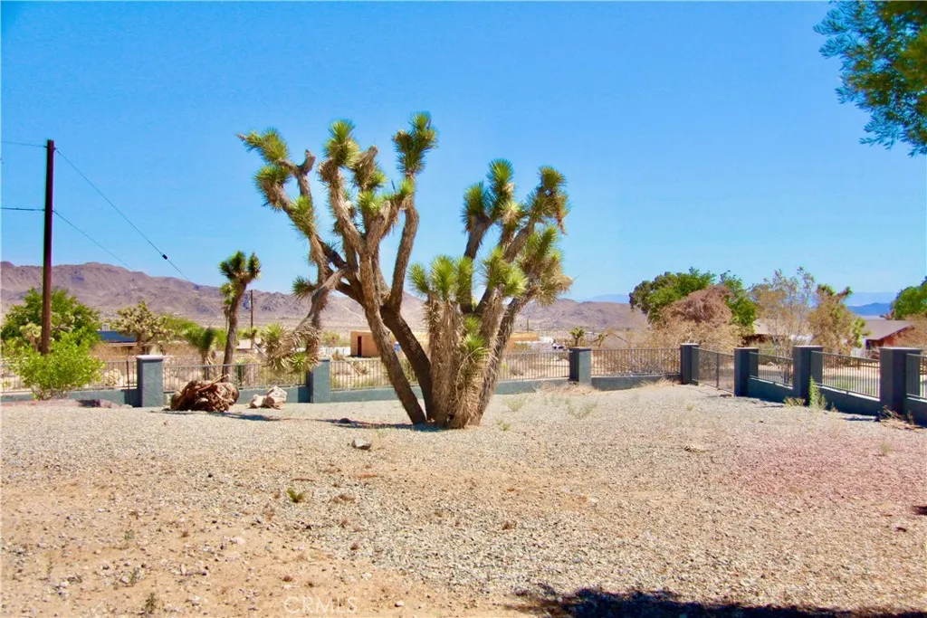 7112 Mecca Road, Joshua Tree, California 92252 home-pic-27