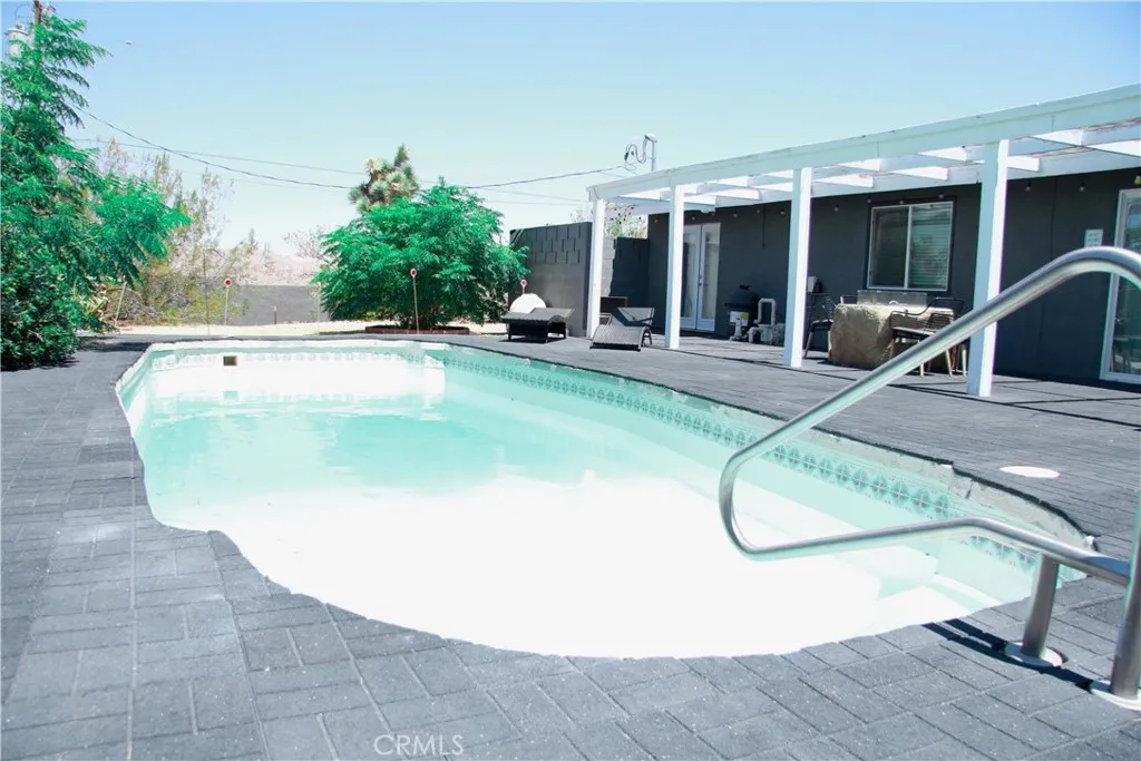 7112 Mecca Road, Joshua Tree, California 92252 home-pic-17