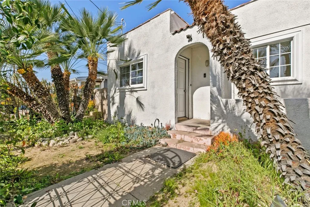 11753 Blythe, North Hollywood, California 91605 home-pic-14