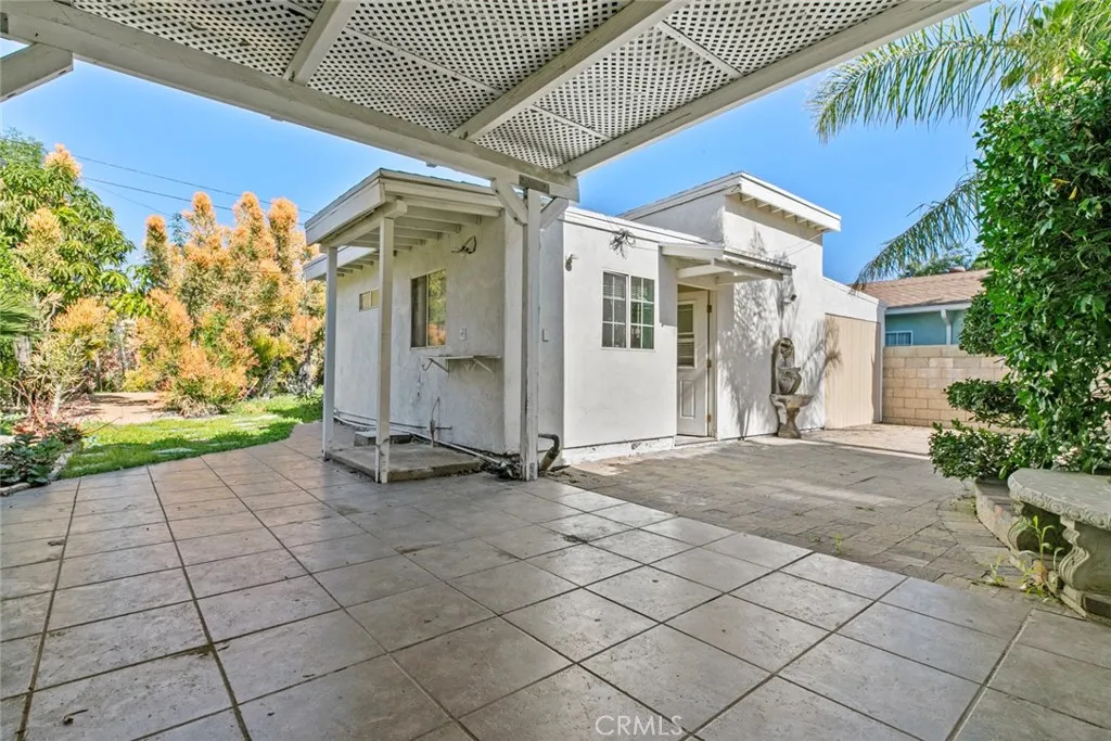 11753 Blythe, North Hollywood, California 91605 home-pic-9