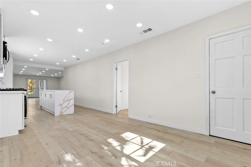 11753 Blythe, North Hollywood, California 91605 home-pic-3