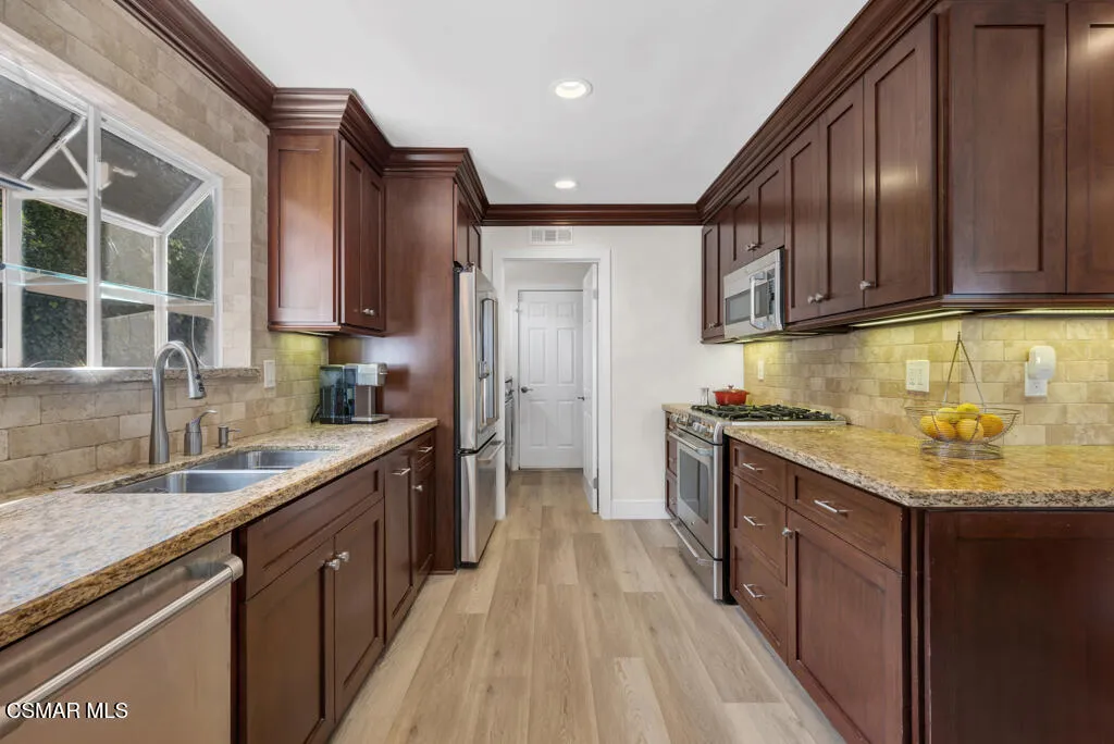 260 Greenmeadow Drive, Thousand Oaks, California 91320 home-pic-12