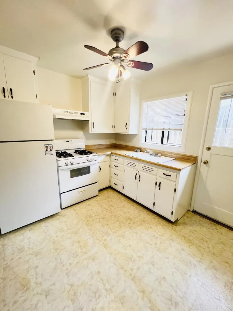 729 Mountain View Avenue, Mountain View, California 94041 — photo 4