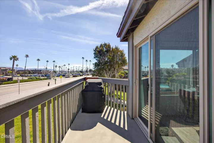 93-web-or-mls-Upmarketmedia_3464Sun-resh