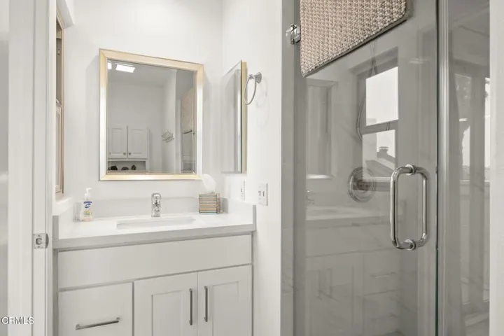 48-web-or-mls-UpmarketMedia-3464Sun-45