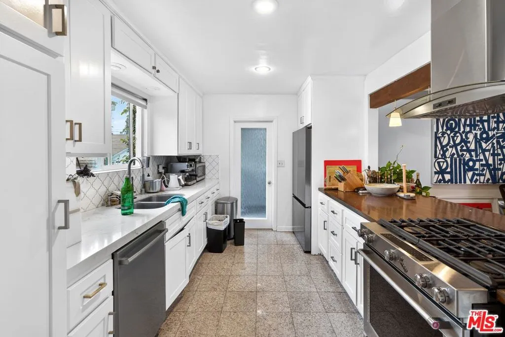 4915 West Boulevard, View Park, California 90043 home-pic-11
