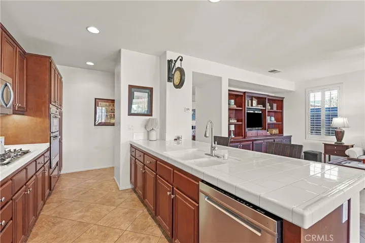 660 Olazabal Dr, Hemet, California 92545