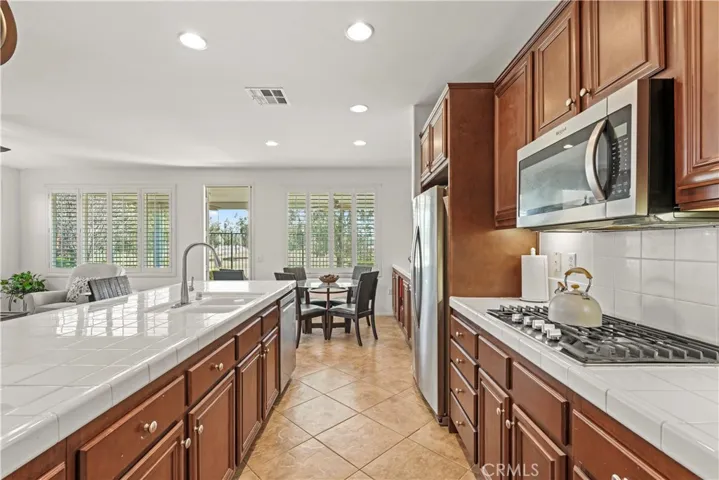 660 Olazabal Dr, Hemet, California 92545