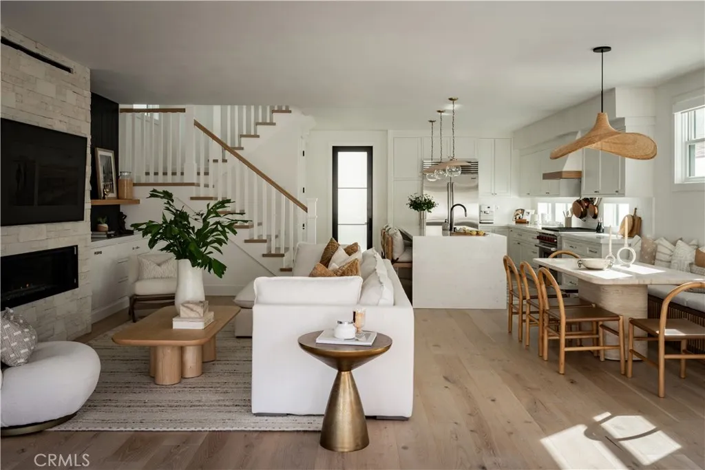 616 Poinsettia Avenue, Corona Del Mar, California 92625 home-pic-1