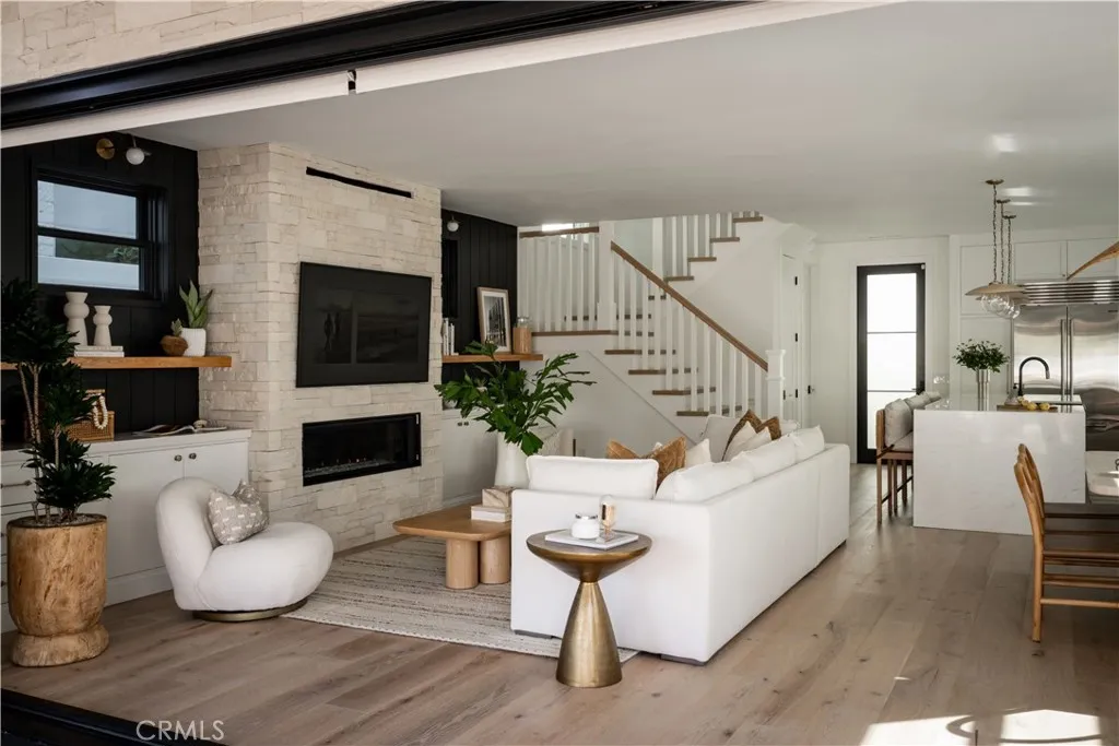 616 Poinsettia Avenue, Corona Del Mar, California 92625 home-pic-3