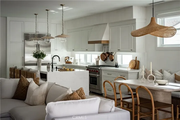 616 Poinsettia Avenue, Corona Del Mar, California 92625
