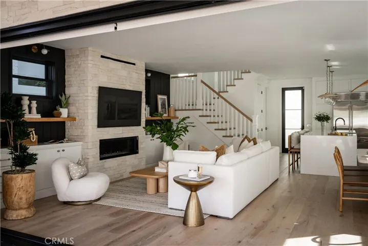 616 Poinsettia Avenue, Corona Del Mar, California 92625