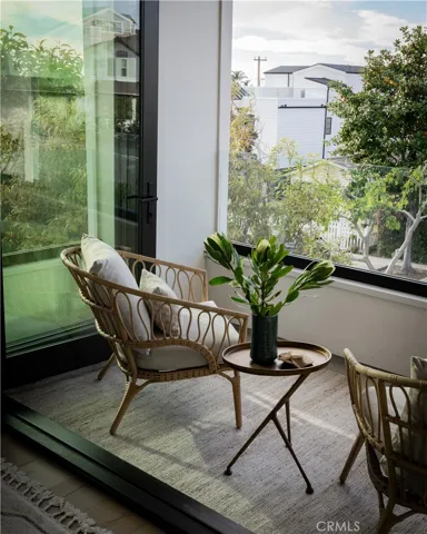 616 Poinsettia Avenue, Corona Del Mar, California 92625