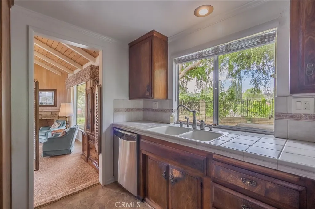 2605 Kiska Avenue, Hacienda Heights, California 91745 home-pic-12