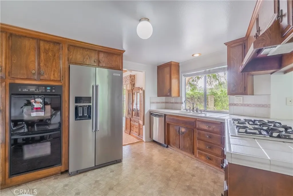 2605 Kiska Avenue, Hacienda Heights, California 91745 home-pic-11