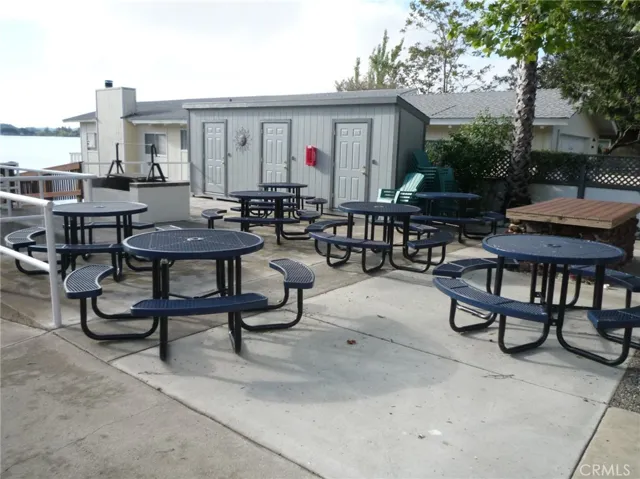 Common area picnic patio