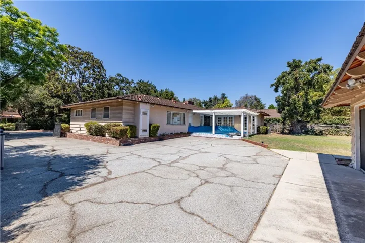 1640 Bedford, San Marino, California 91108