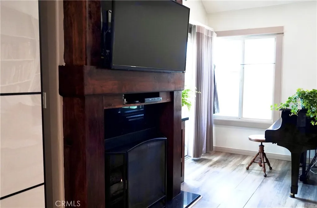 1100 Newport Avenue 403, Long Beach, California 90804 home-pic-1