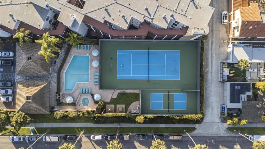 Pool, hot tub, tennis cout and pickleball court