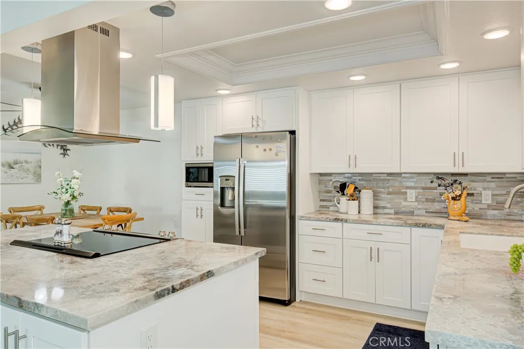 682 Via Alhambra D, Laguna Woods, California 92637 home-pic-2