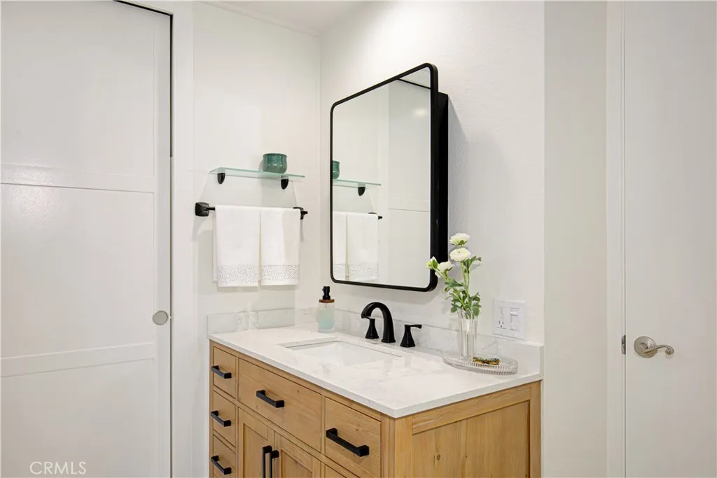 682 Via Alhambra D, Laguna Woods, California 92637 home-pic-32