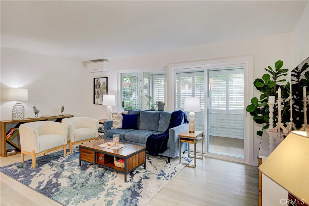 682 Via Alhambra D, Laguna Woods, California 92637 home-pic-3