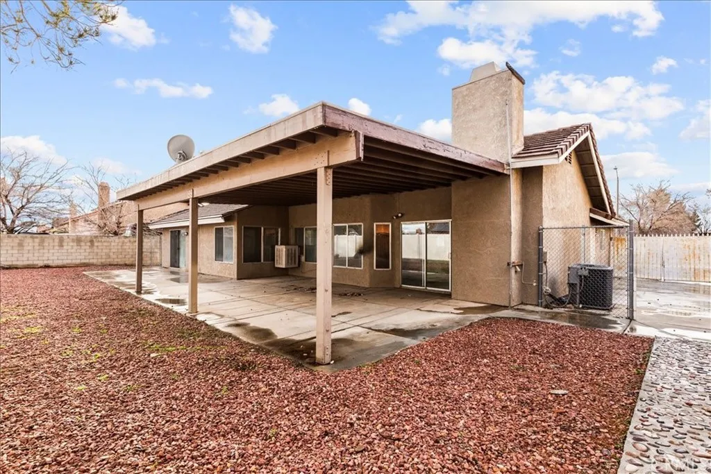 13590 Mica, Victorville, California 92392 home-pic-9