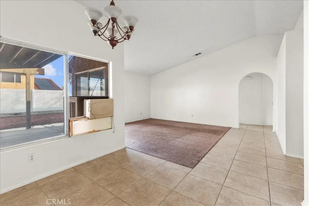 13590 Mica, Victorville, California 92392 home-pic-16