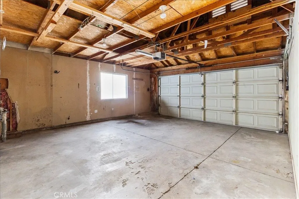 13590 Mica, Victorville, California 92392 home-pic-38